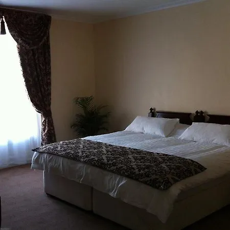 Cartwright 3* Bradford (West Yorkshire)