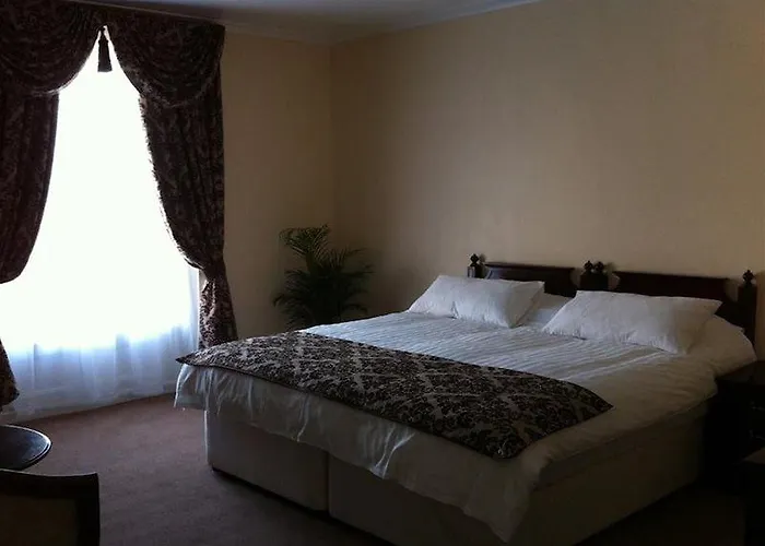 Cartwright 3* Bradford (West Yorkshire)